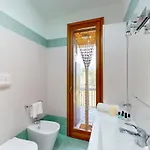 Adeline Garda Nest By Bookinggardalake Apartman