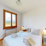 Adeline Garda Nest By Bookinggardalake Apartman *